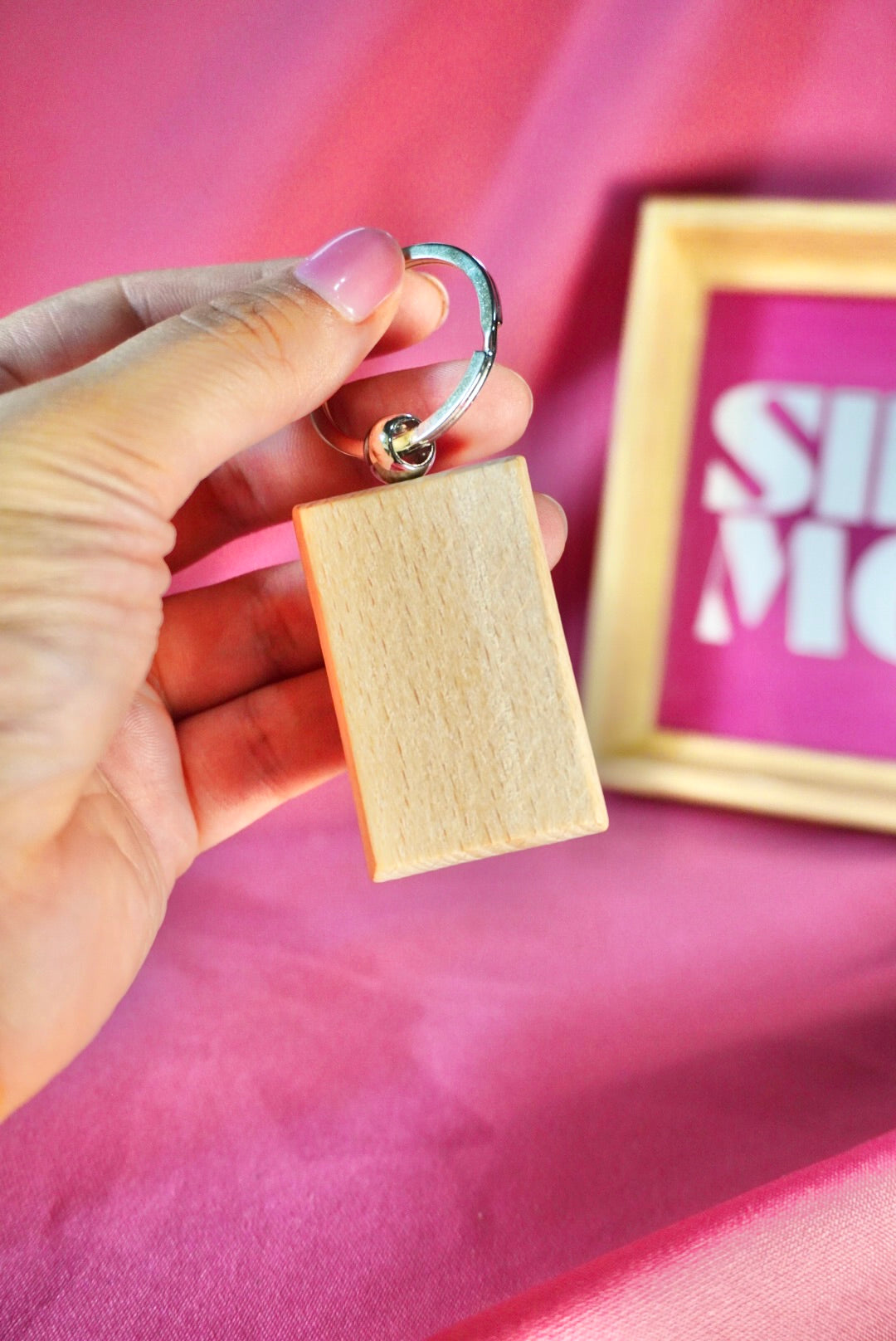 Llavero de madera rectangular