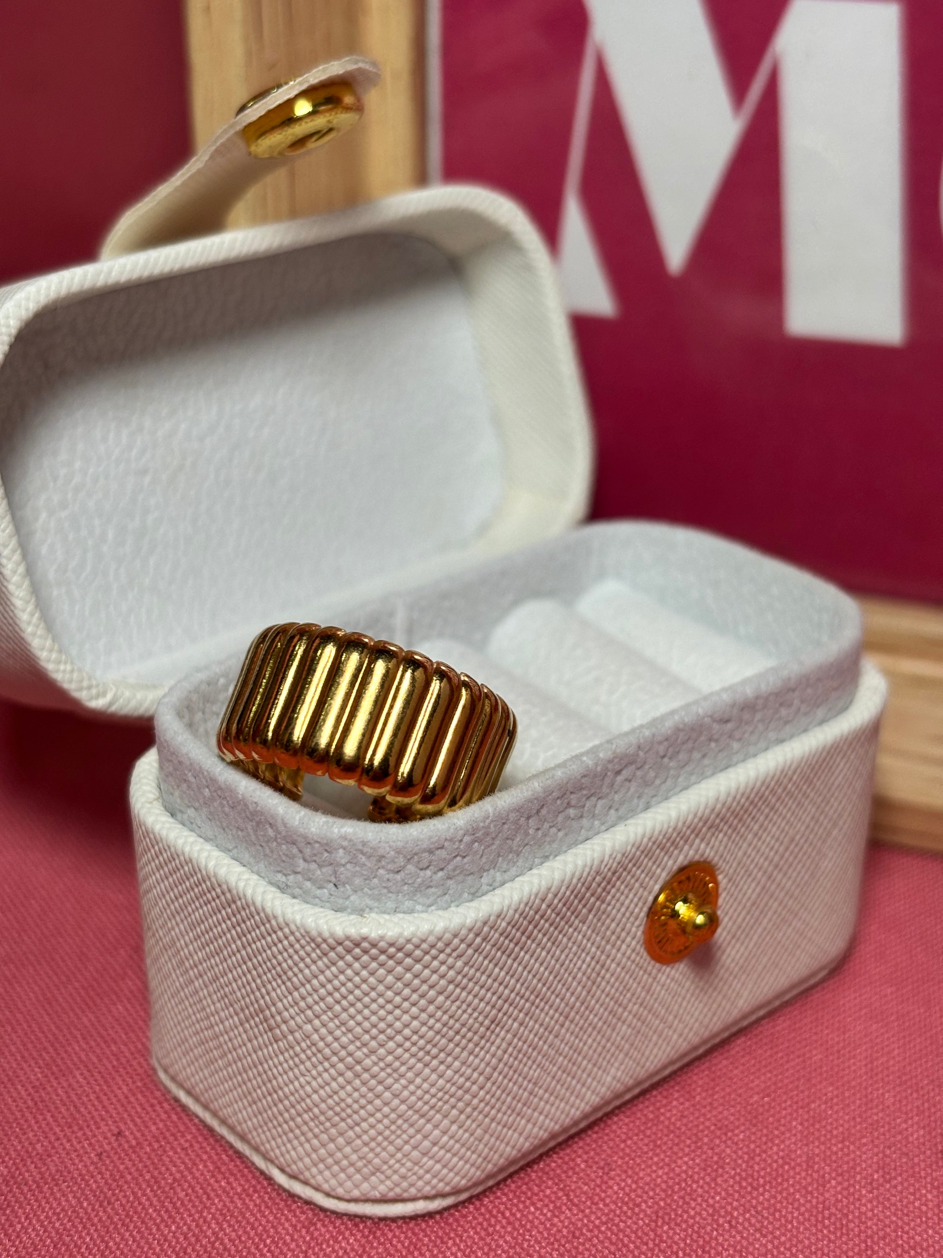 Anillo bold